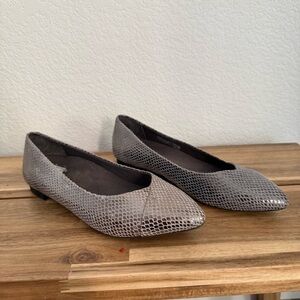 Vionic- Caballo Gunmetal Snake Ballet Flats Size 7.5